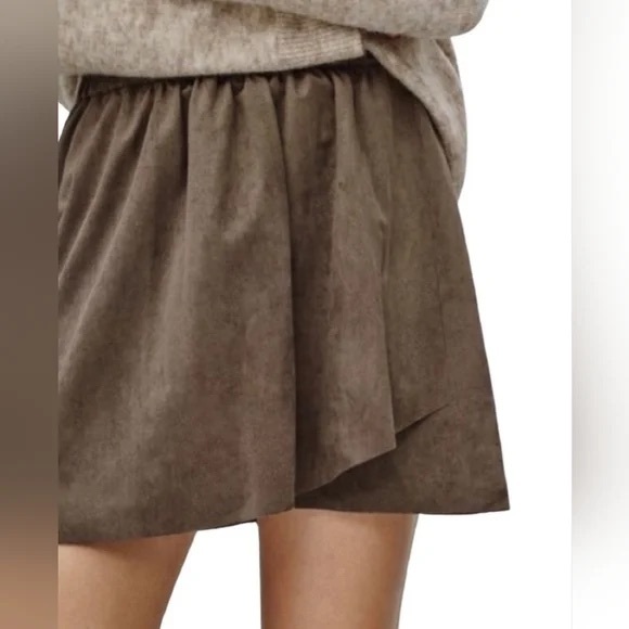 Aritzia Wilfred Free Nescher Faux Suede Skirt Beige Size Small - Picture 1 of 7